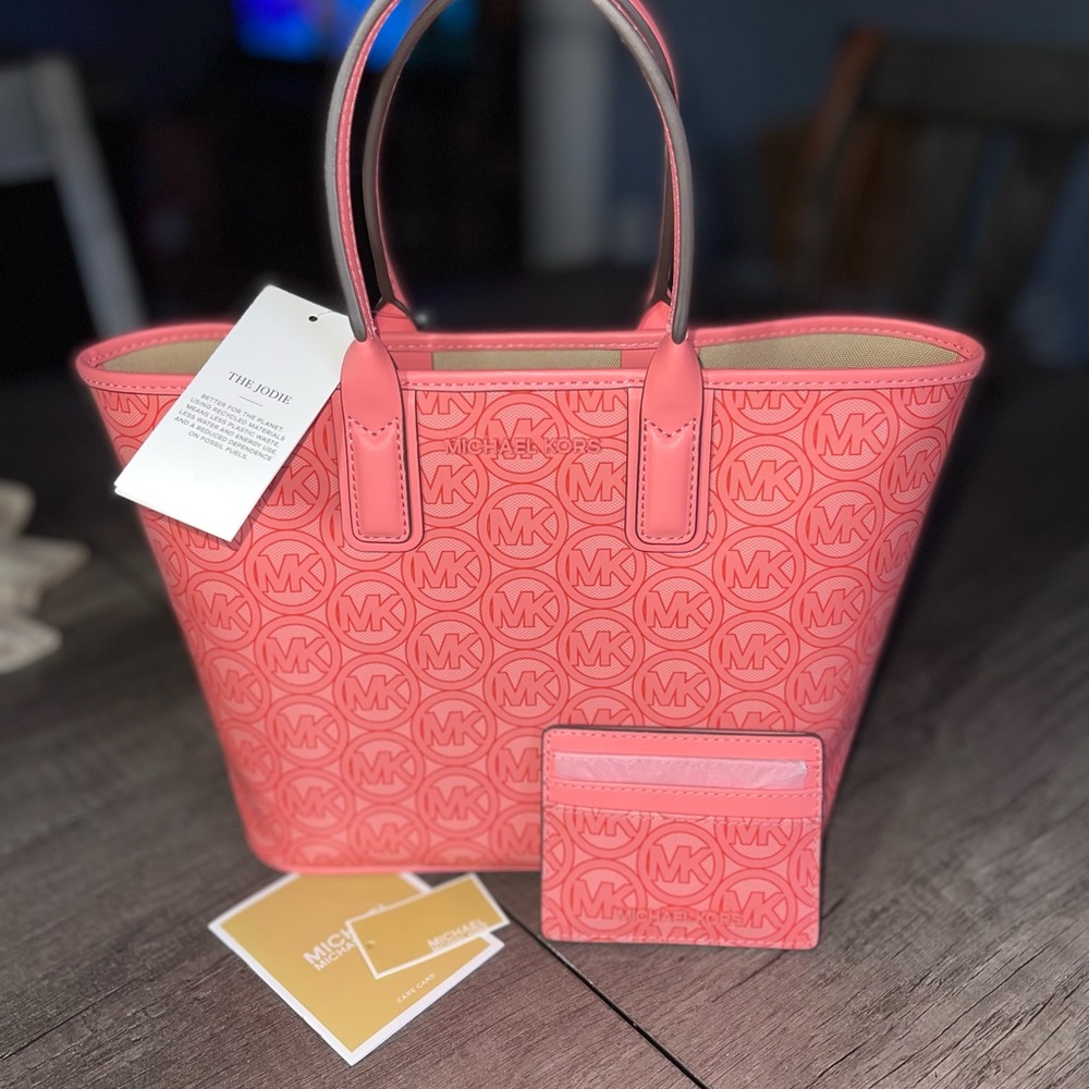 Authentic Michael Kors Bag - Picture 2 of 9